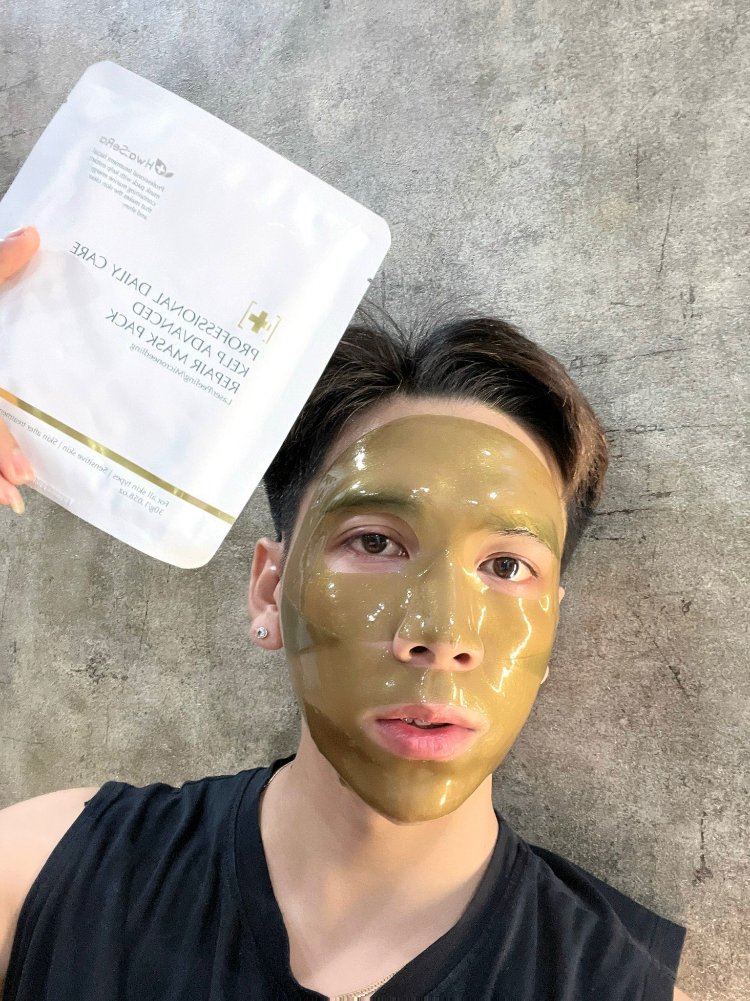 Làm lạnh sản phẩm trước khi sử dụng giúp se khít lỗ chân lông. Đồng thời làm dịu, dưỡng ẩm và giảm bọng mắt, đặc biệt là vào buổi sáng. Làm lạnh sản phẩm trước khi sử dụng giúp se khít lỗ chân lông. Đồng thời làm dịu, dưỡng ẩm và giảm bọng mắt, đặc biệt là vào buổi sáng.