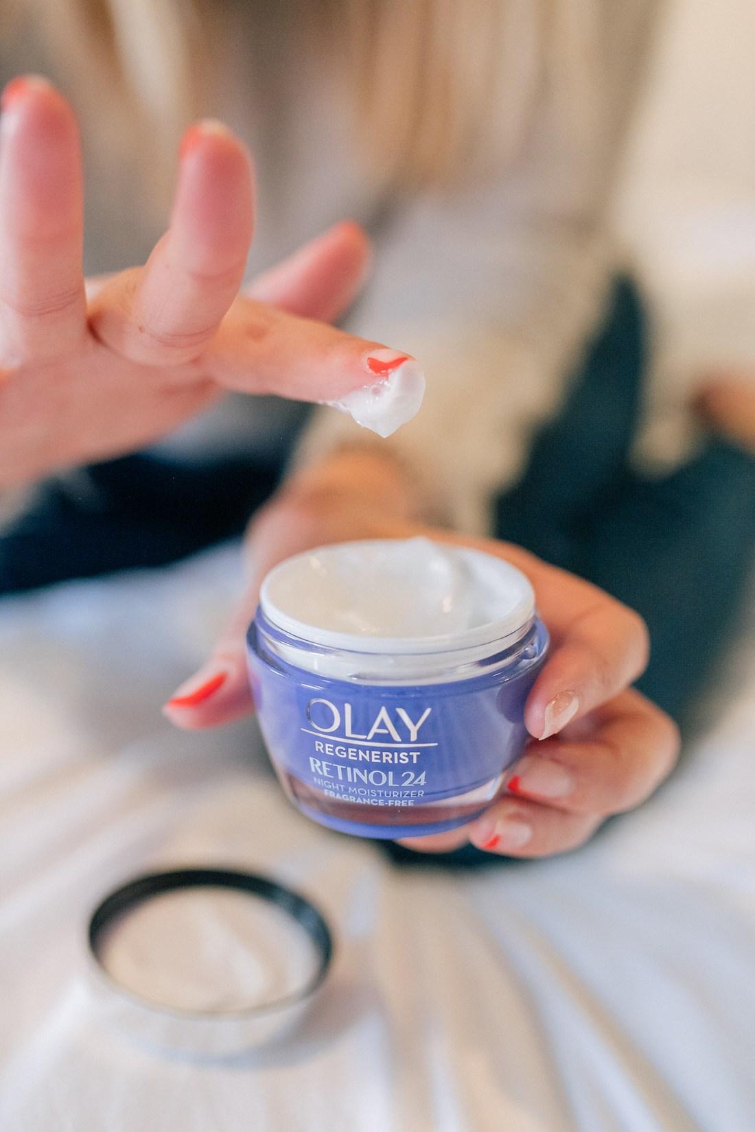 Olay là một trong những thương hiệu hàng đầu khi điều trị làn da trưởng thành, và loại kem ban đêm này chứa sự kết hợp kỳ diệu giữa phức hợp Retinol và Niacinamide